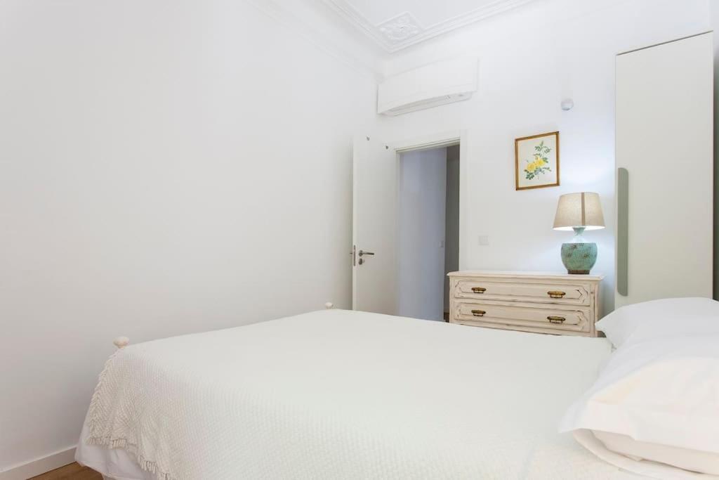 Apartment Near The River 3 Bedrooms Flat, With Ac For 9 Lisbon